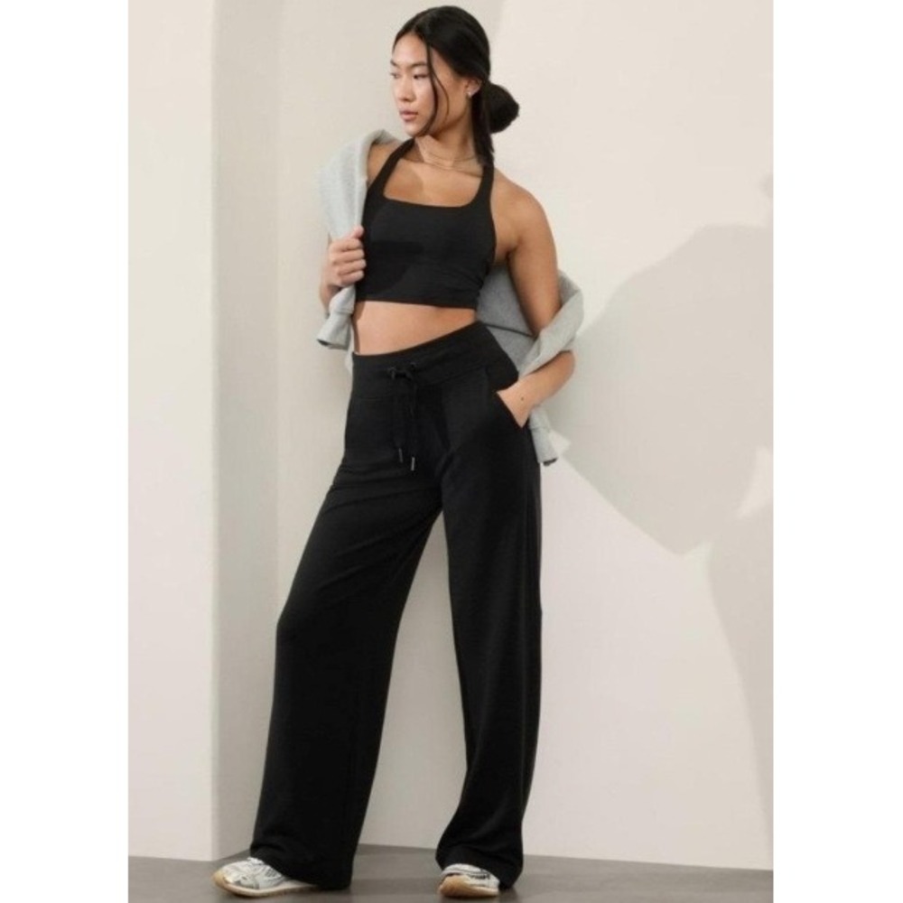Athleta Black Balance Wide-Leg Pants Womens M Black Athleisure Sweatpants Casual